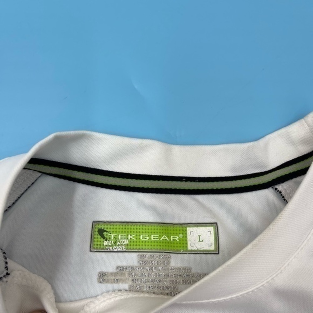 LIKE NEW - TEK GEAR Active Tee - Picture 3 of 3